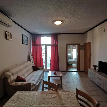 Skaric Apartman Lopar