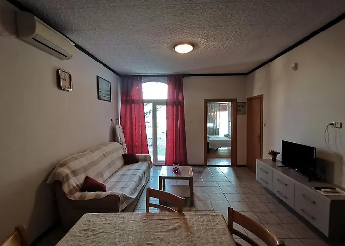 Skaric Apartman Lopar
